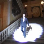 Attilio Reinhardt presentatore entertainer a Palazzo Grassi, Venezia